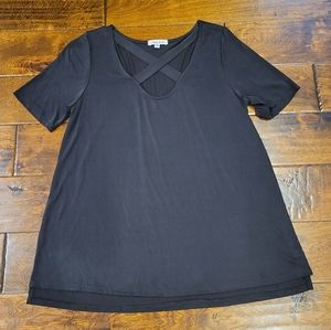 NWOT White Birch Criss Cross Top Size M in Black